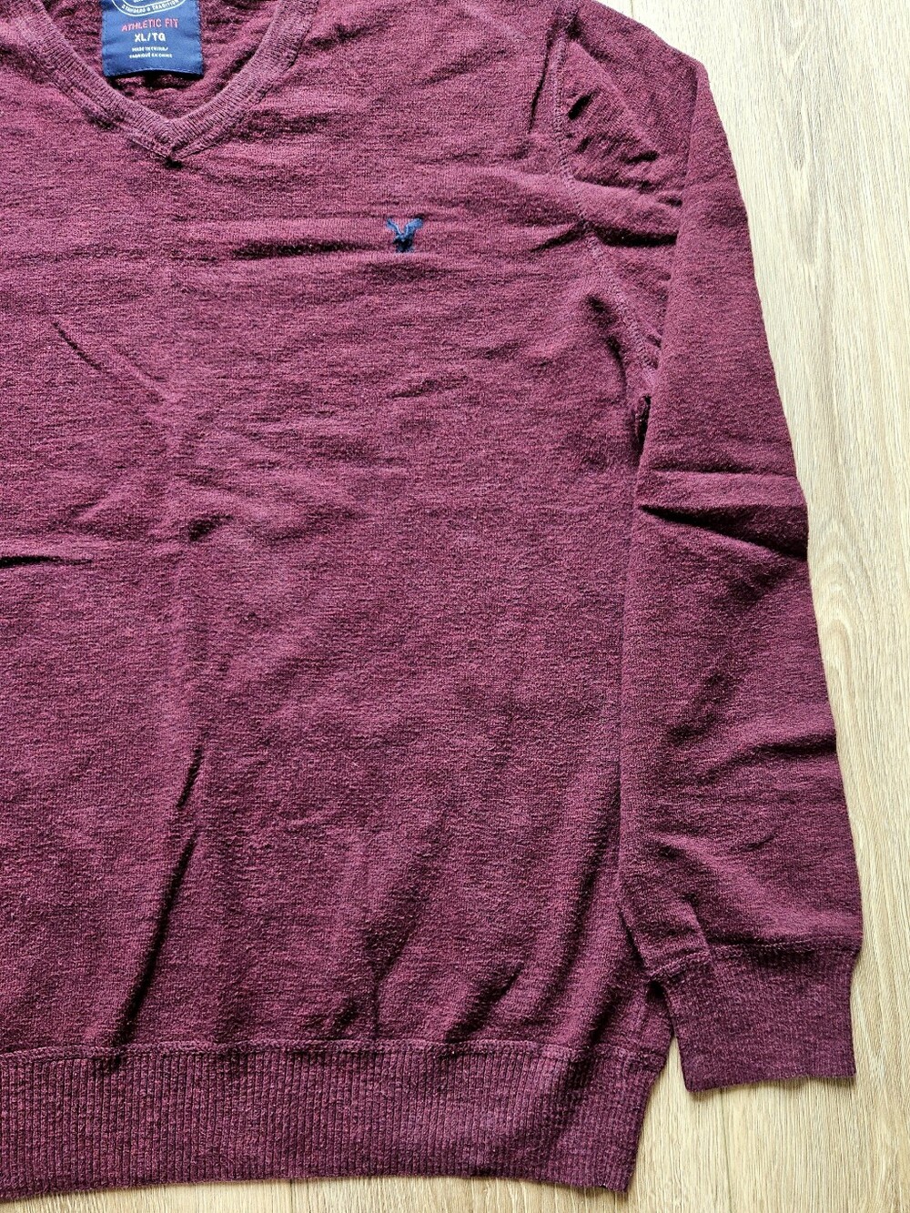 Men's American Eagle Burgundy Red Long Sleeve V-Neck Sweater Top | XL